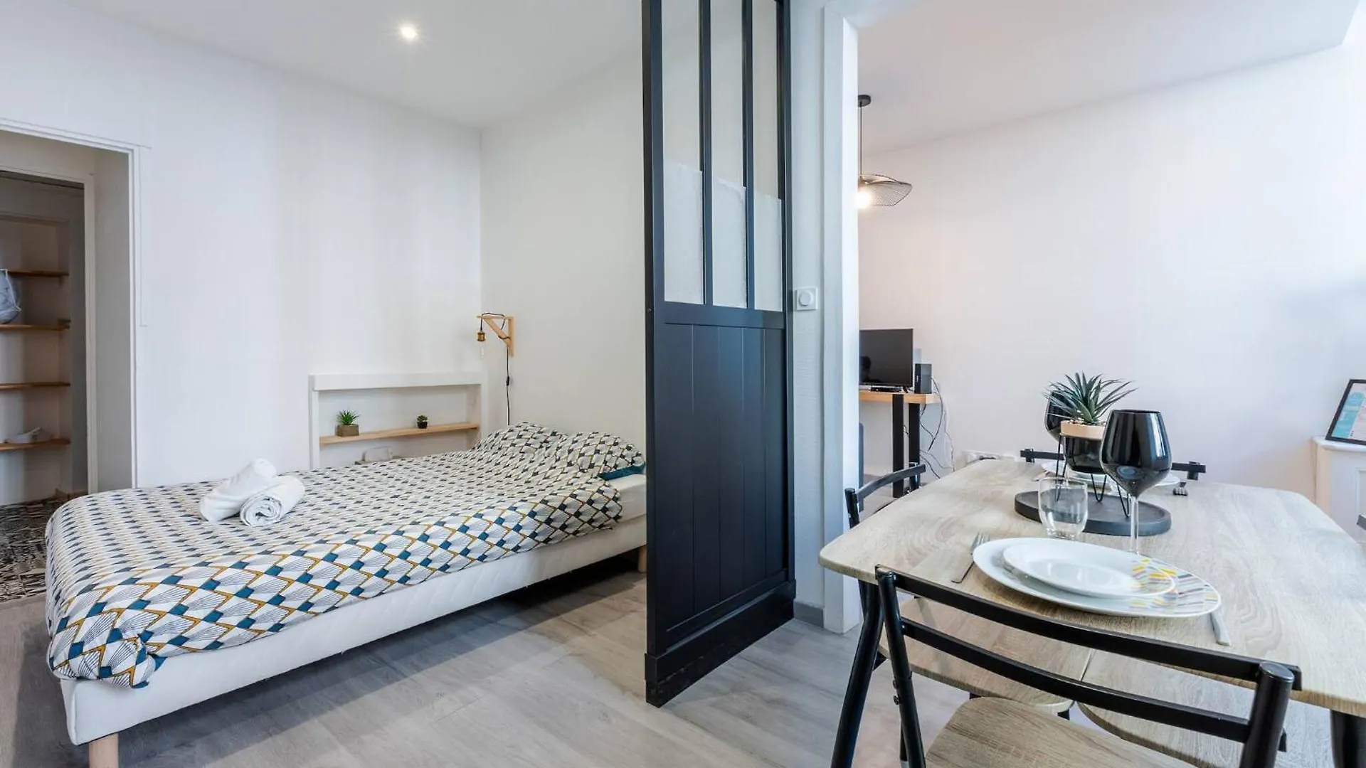 Le Cocon Apartment Tournon-sur-Rhone 0*,  France